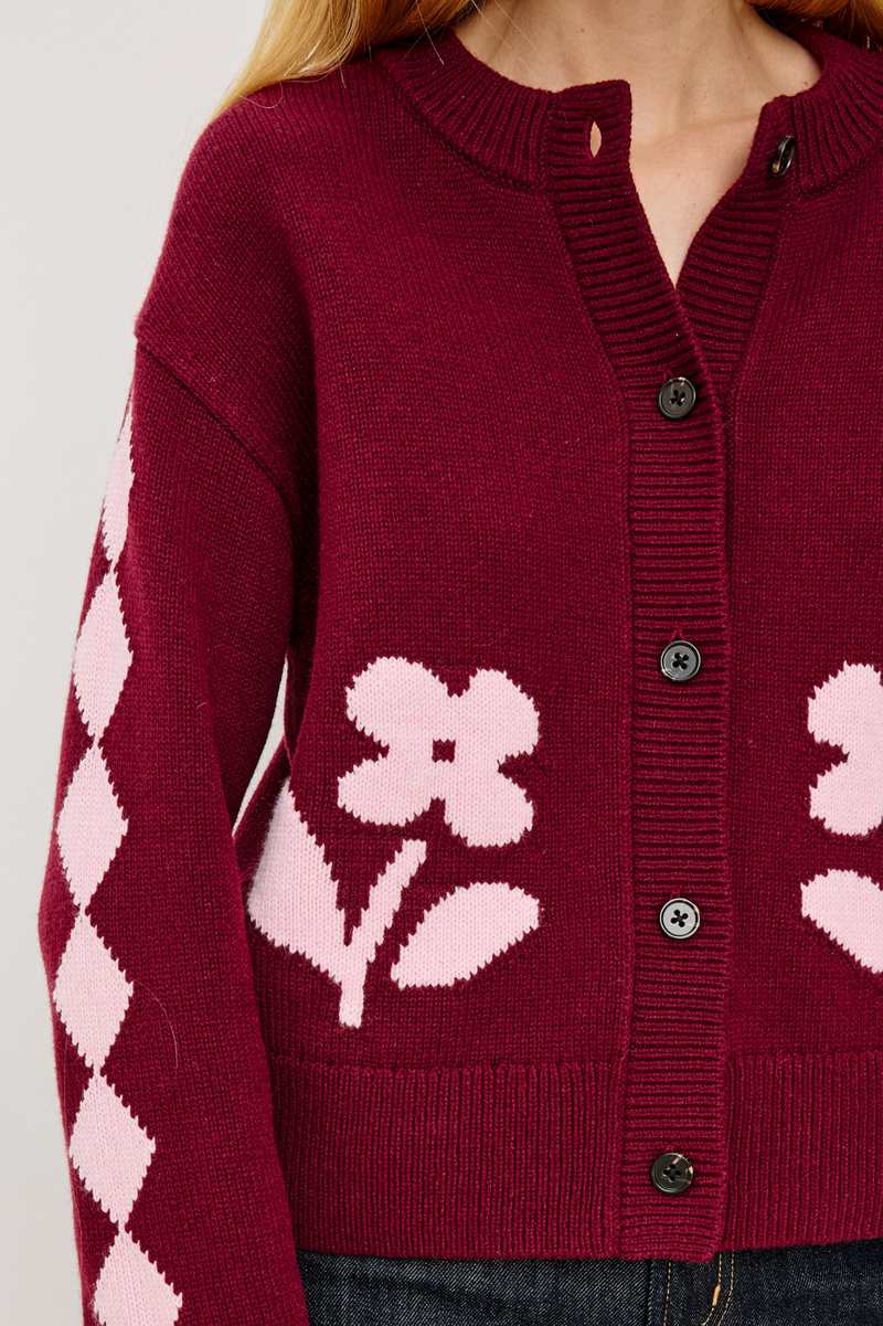 Mavie - Garnet Daisy