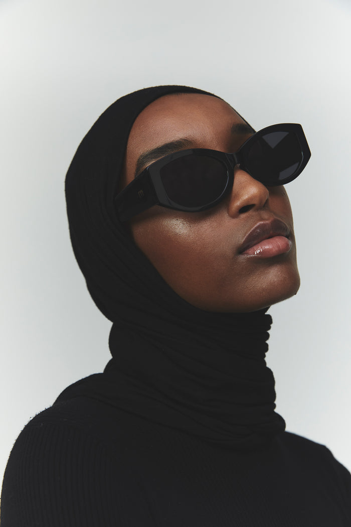 Jeannie - Gloss Black