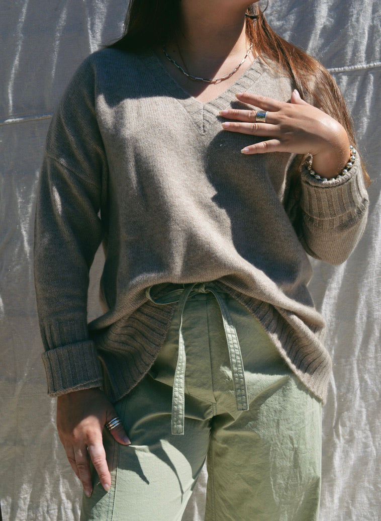 Ella Cashmere V-neck Sweater - Latte