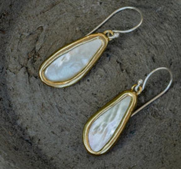 Petite Dream Traveler Drop Earrings - Mother of Pearl
